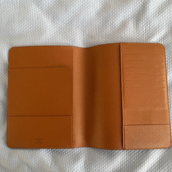 SOLD NWOT Louis Vuitton Monogram Desk Agenda - Picture 3 of 12